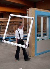Alle Fenster wurden nach den Angaben des Holzbaubetriebs von einem speziellen Hersteller individuell angefertigt.
